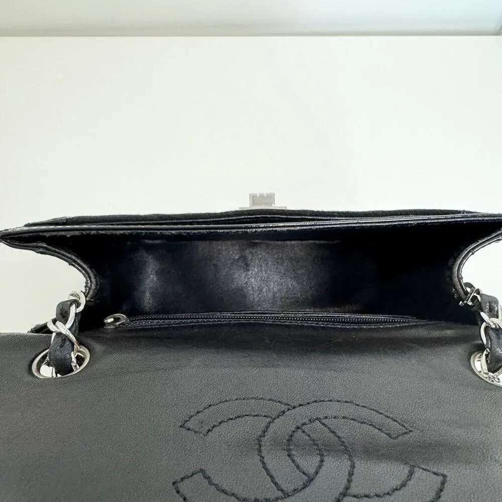 CHANEL Black Patent Quilted 2.55 Reissue Flap Shoulder Bag Silver Chain Leather